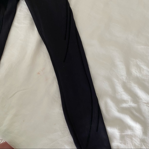 lululemon get in line 28inch leggings - Picture 6 of 9